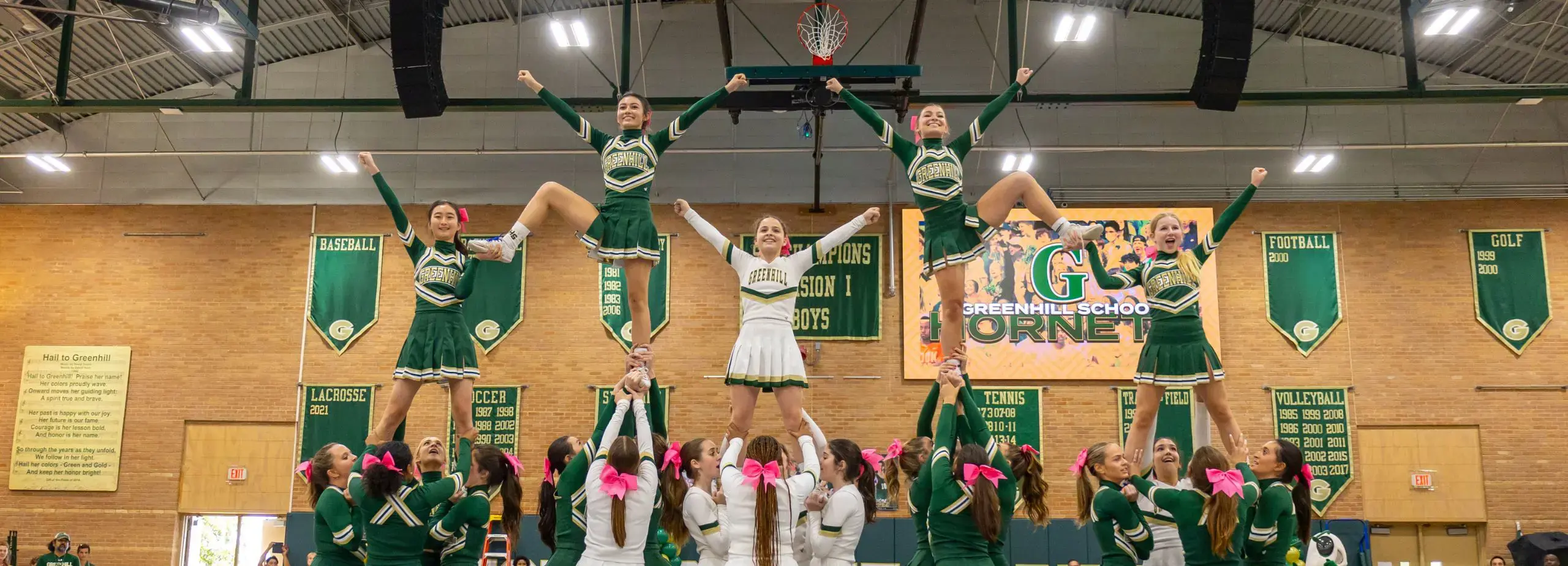 Cheerleaders in formation